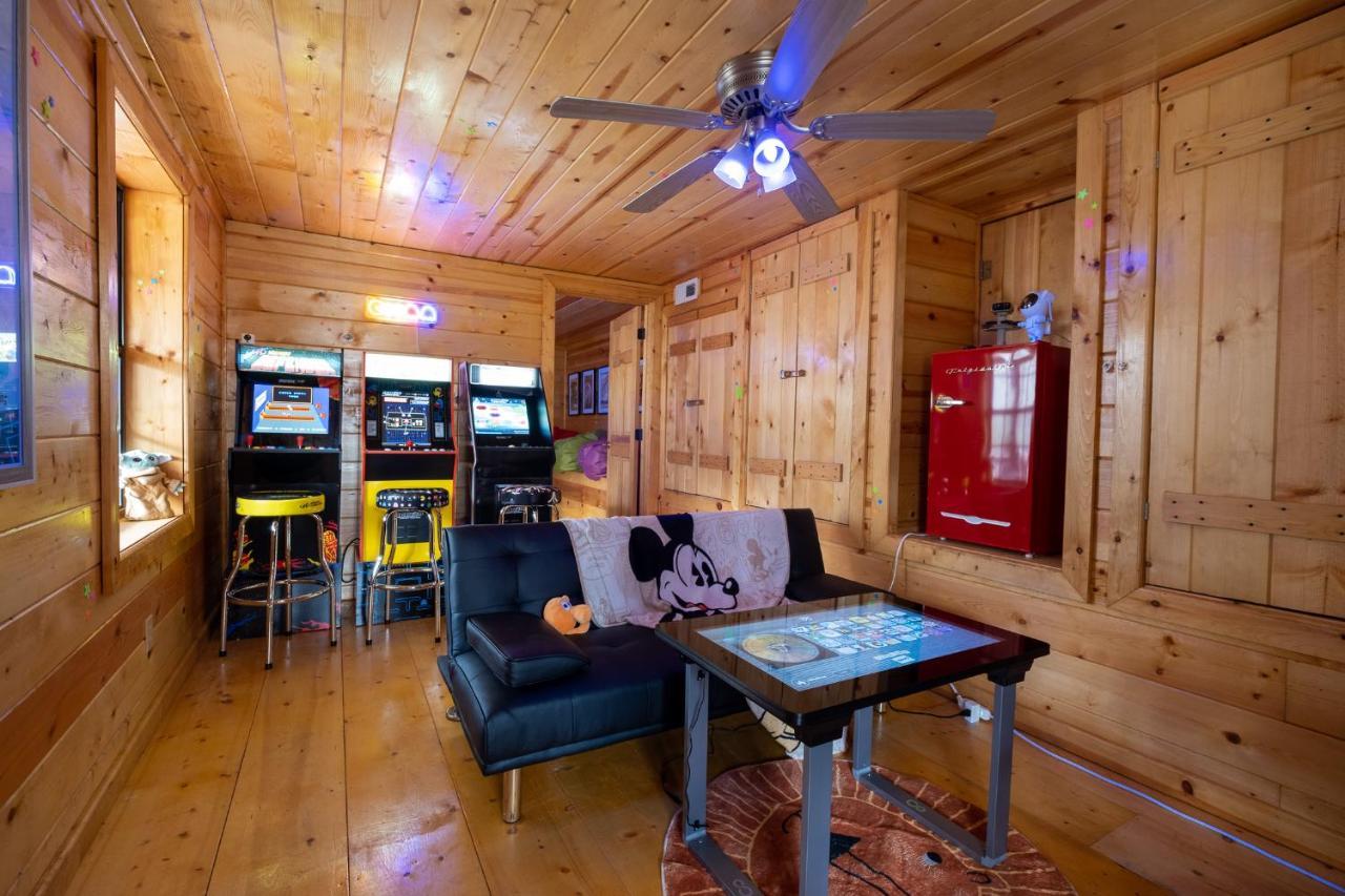 Вілла Three Dog Night - Pet-Friendly Cabin With Hot Tub Блу-Ридж Екстер'єр фото