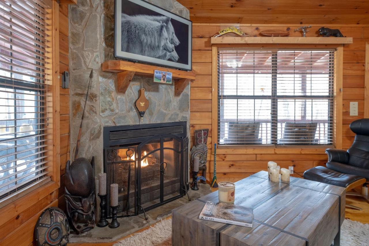 Вілла Three Dog Night - Pet-Friendly Cabin With Hot Tub Блу-Ридж Екстер'єр фото